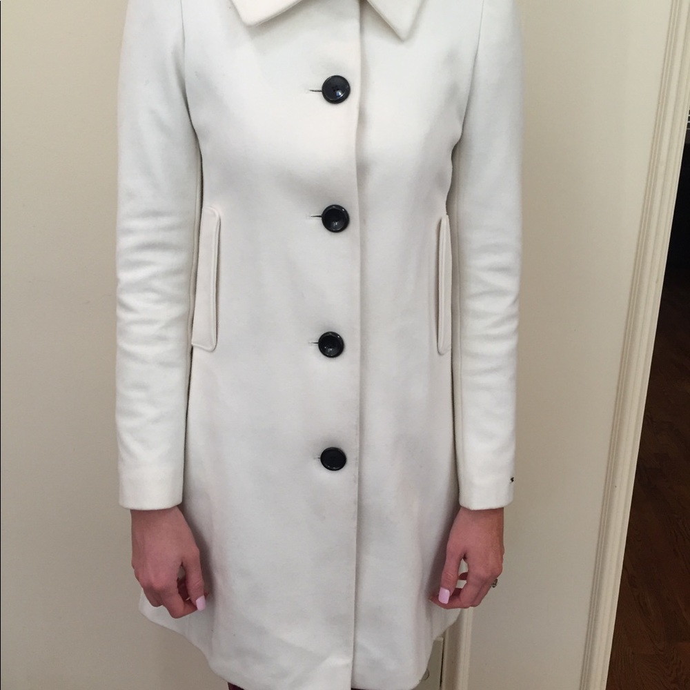 Beautiful Cream Coat Size 4!